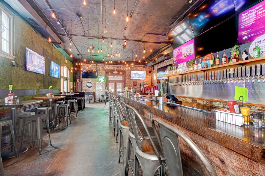 More Photos Of 215 10th St, Augusta General Retail For Sale