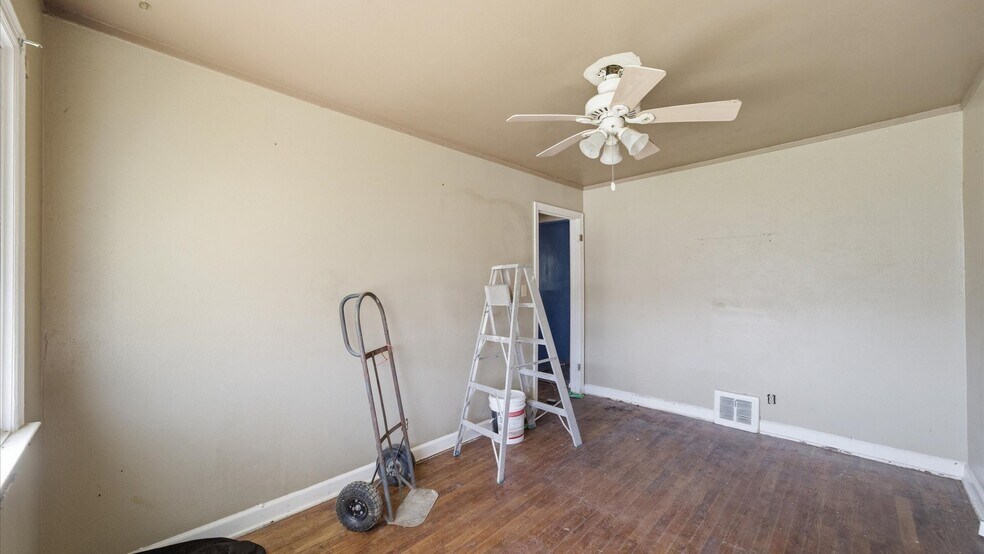 More Photos Of 4418 Monroe Ave, Kansas City Multifamily For Sale