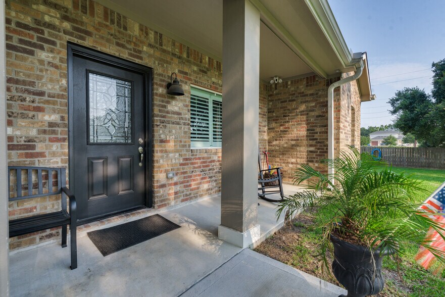 More Photos Of 16610 Mueschke Rd, Cypress Office Residential For Lease