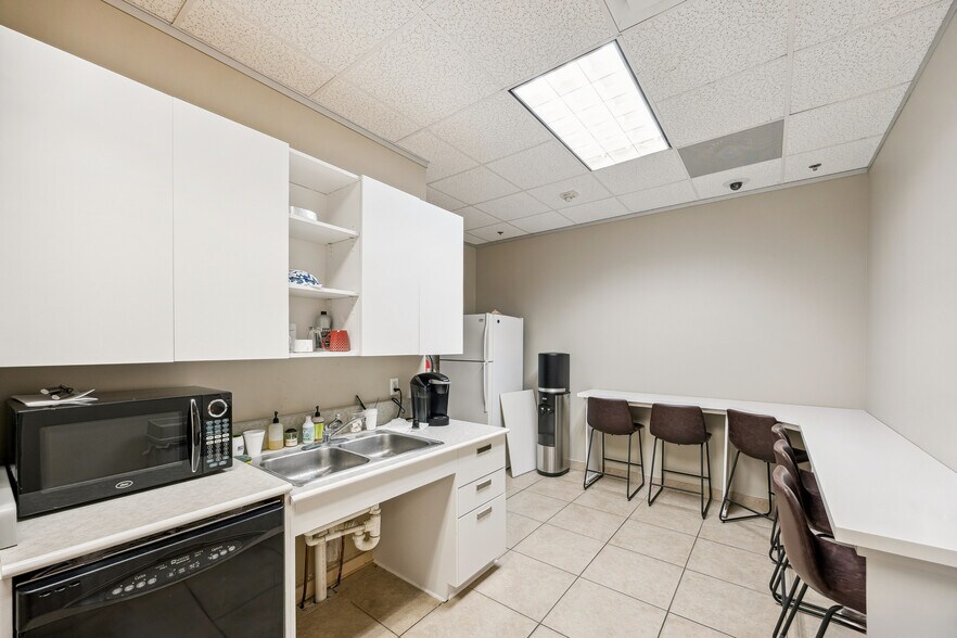 More Photos Of 1773 Westborough Dr, Katy Flex For Sale