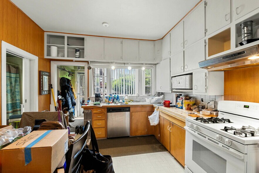 More Photos Of 72 Main St, Wareham Apartments For Sale