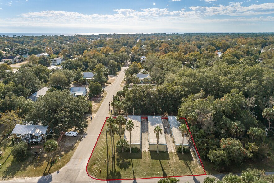 More Photos Of 160 Market St, Apalachicola Self Storage For Sale