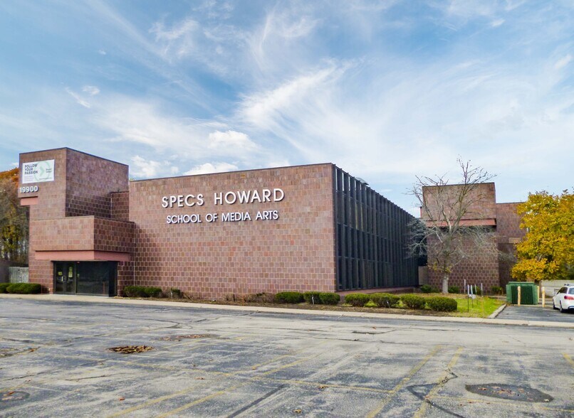 Primary Photo Of 19900 W 9 Mile Rd, Southfield Office For Sale