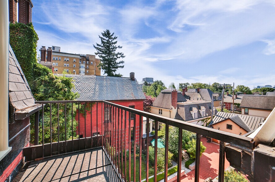 More Photos Of 176 North St, Buffalo Apartments For Sale