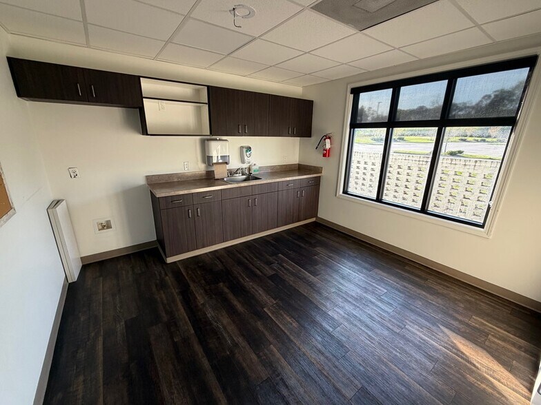 More Photos Of 200 Medical Care Way, Dothan Medical For Lease
