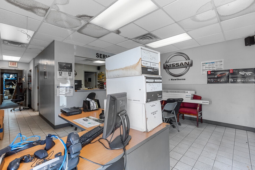 More Photos Of 805 Lafayette Ave, Hawthorne Auto Repair For Sale