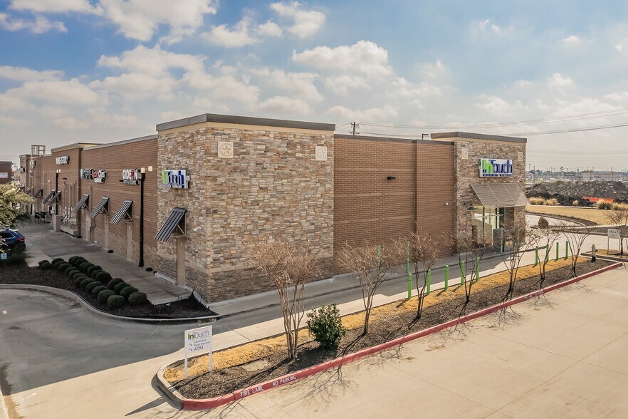 More Photos Of 4940 W University Dr, Prosper Bank For Lease