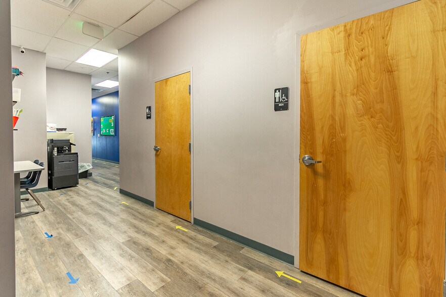 More Photos Of 6506 Old Brick Rd, Windermere General Retail For Lease