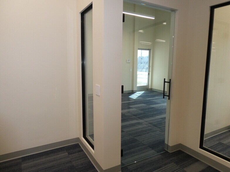 More Photos Of 6100-6120 San Fernando Rd, Glendale Office For Sale