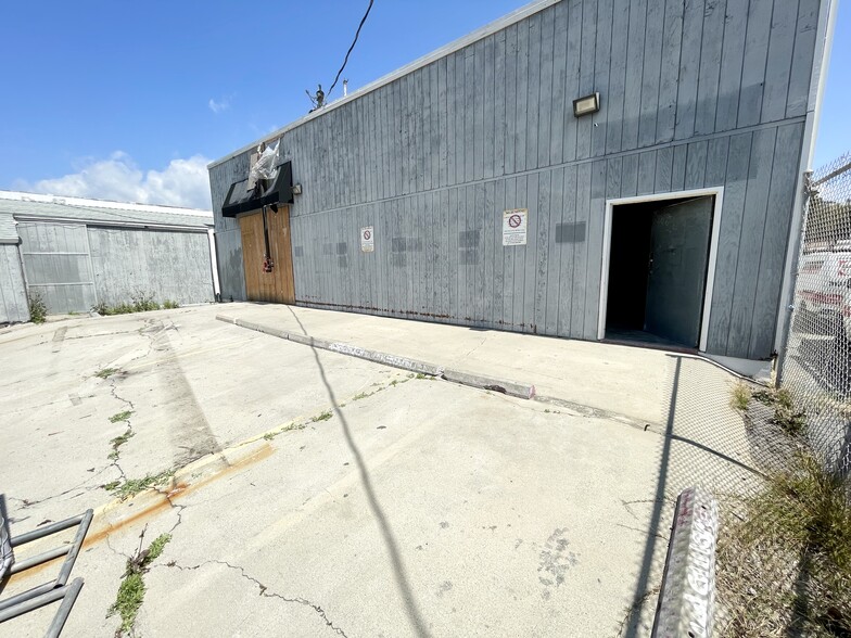 More Photos Of 2520 Santa Monica Blvd, Santa Monica Storefront For Lease