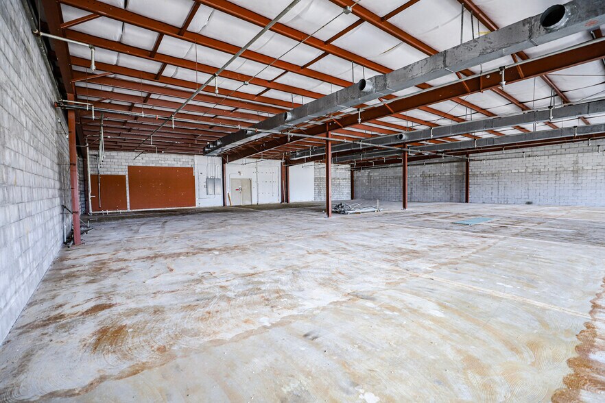 More Photos Of 385 Outlet Ave, Eddyville Unknown For Lease