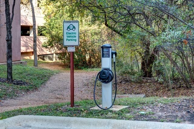 More Photos Of 901 S MoPac Expy, Austin Office For Lease