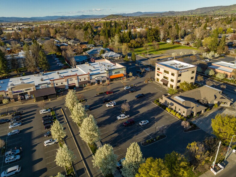 More Photos Of 1301 Poplar Dr, Medford Medical For Lease