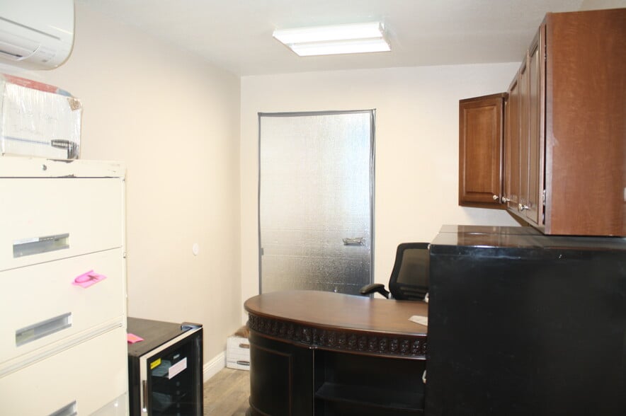 More Photos Of 45240 N Trevor Ave, Lancaster Auto Repair For Sale