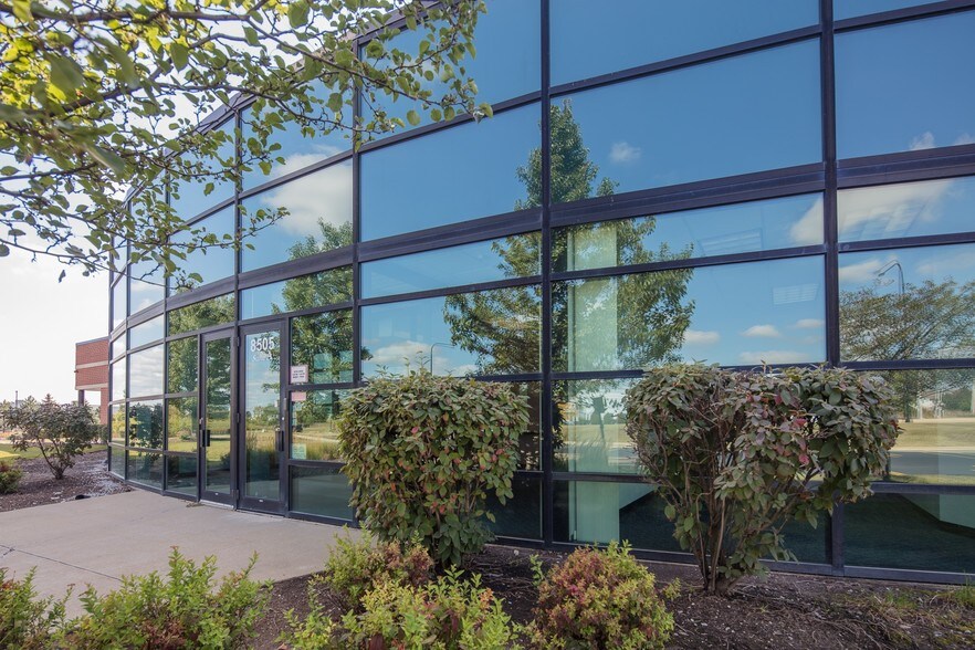 More Photos Of 8505 W 183rd St, Tinley Park Medical For Lease