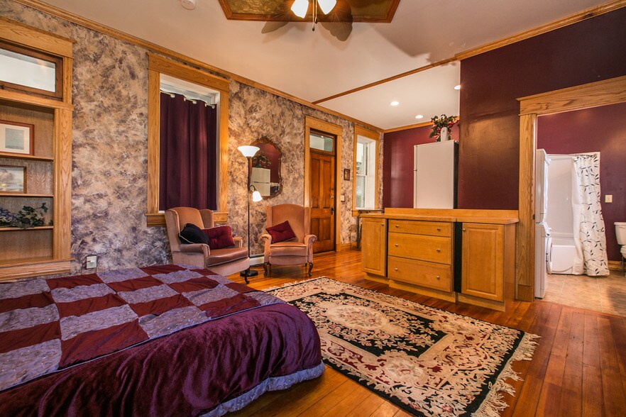 More Photos Of 302-304 S River Park Dr, Guttenberg Apartments For Sale