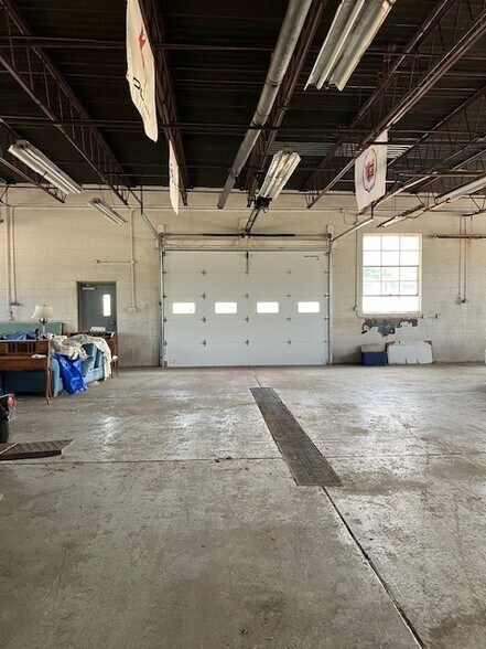 More Photos Of 1044 University Dr, Connellsville Auto Dealership For Sale