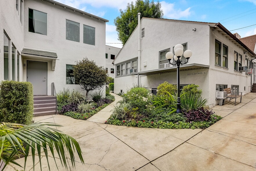 More Photos Of 201 N Occidental Blvd, Los Angeles Movie Radio TVStudio For Sale