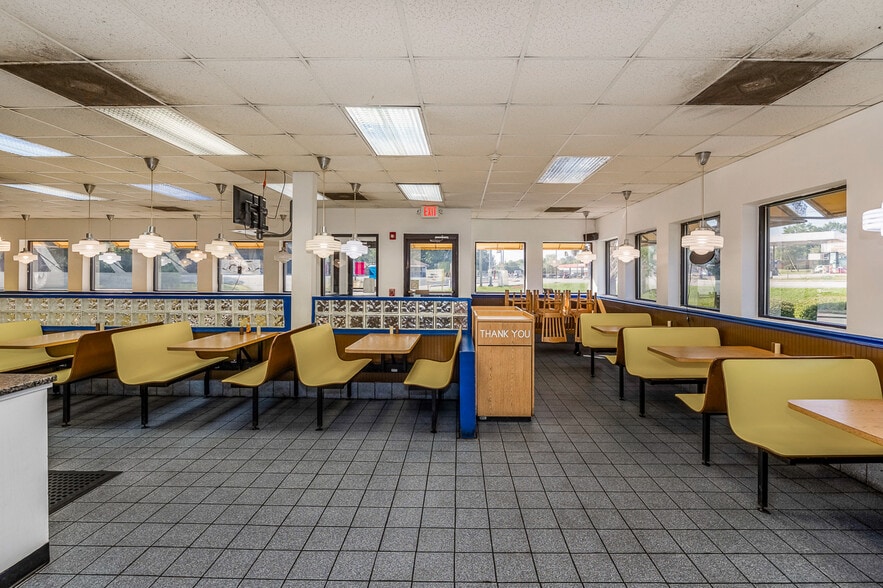 More Photos Of 497 E Blackstock Rd, Spartanburg Restaurant For Lease