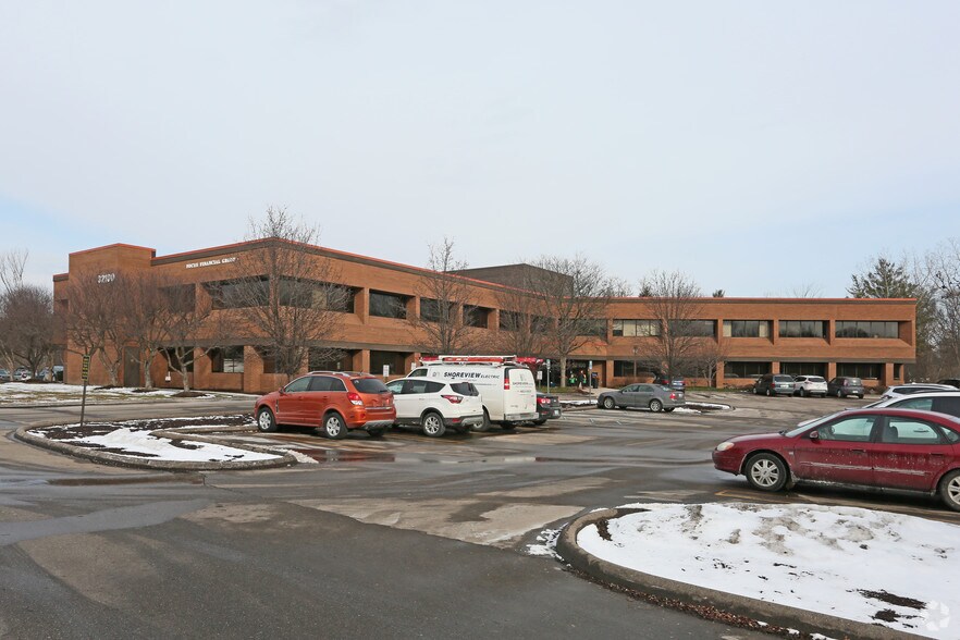 More Photos Of 32100 Telegraph Rd, Bingham Farms Medical For Lease