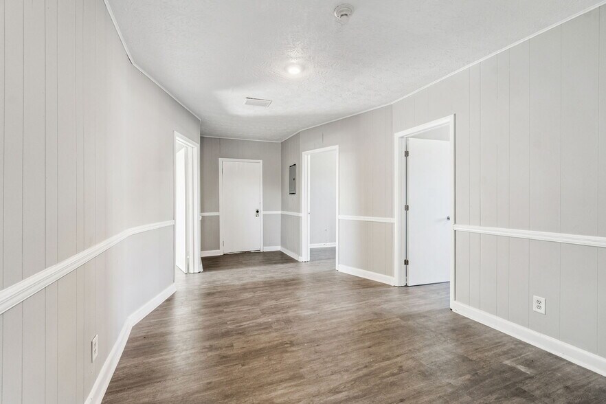More Photos Of 715 McDuff Ave, Jacksonville Storefront Retail Residential For Sale