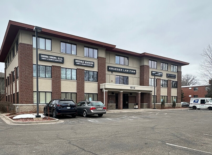 More Photos Of 1912 N Lexington Ave, Roseville Medical For Lease