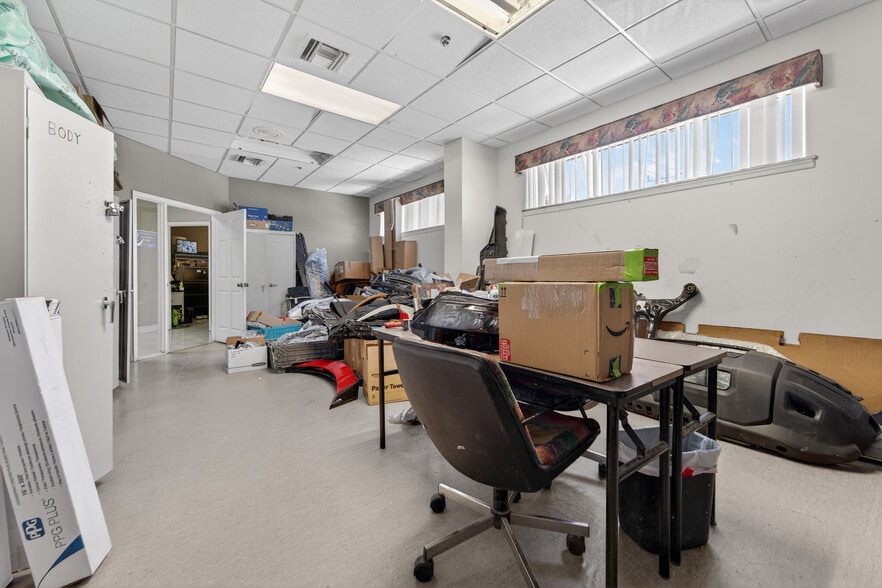 More Photos Of 170 Business Park Way, Royal Palm Beach Warehouse For Lease
