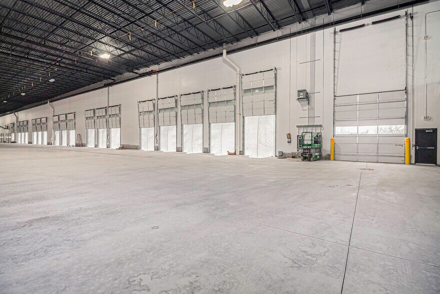 More Photos Of 13751 Hamilton Ave, Highland Park Distribution For Sale