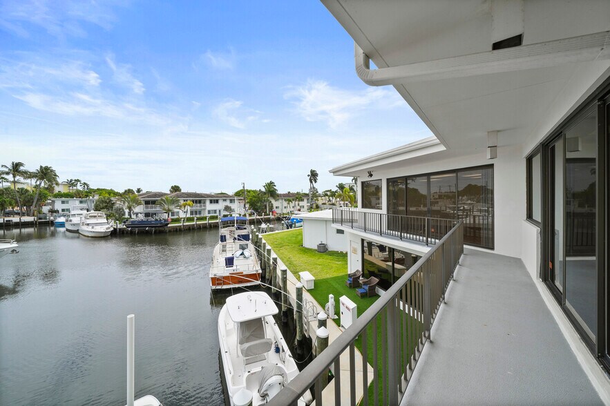 More Photos Of 4322-4334 E Tradewinds Ave, Lauderdale-by-the-Sea Loft Creative Space For Lease
