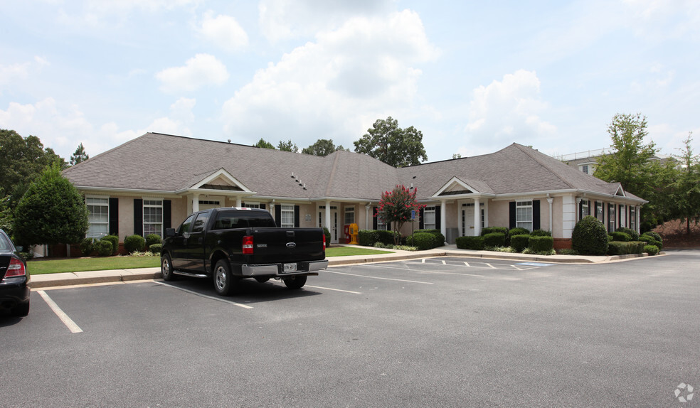 Primary Photo Of 245 Country Club Dr, Stockbridge Office For Lease