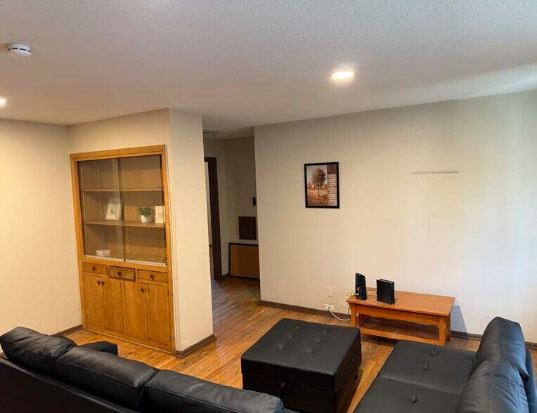 More Photos Of 6333 W Florist Ave, Milwaukee Apartments For Sale