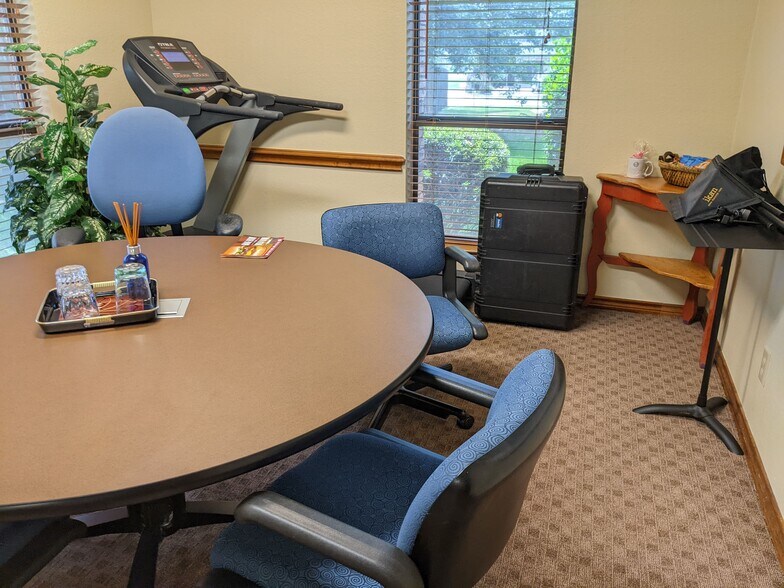 More Photos Of 304 Harwood Rd, Bedford Medical For Lease
