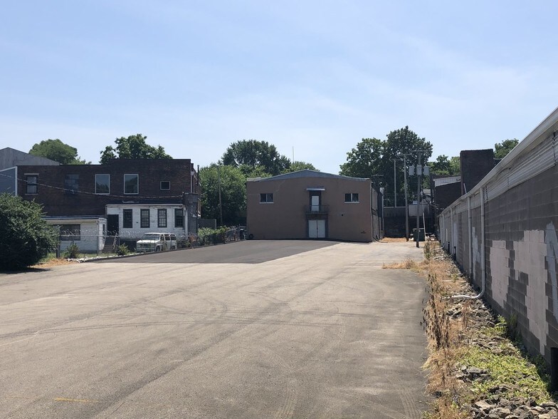 More Photos Of 614 Barret Ave, Louisville Freestanding For Lease