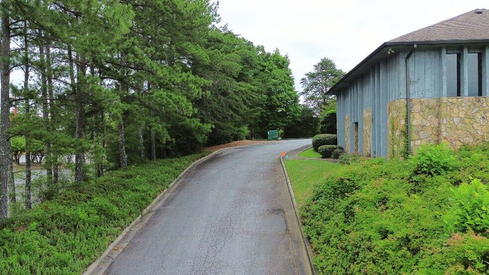 More Photos Of 6612 Exchange Pl, Morrow Office For Sale