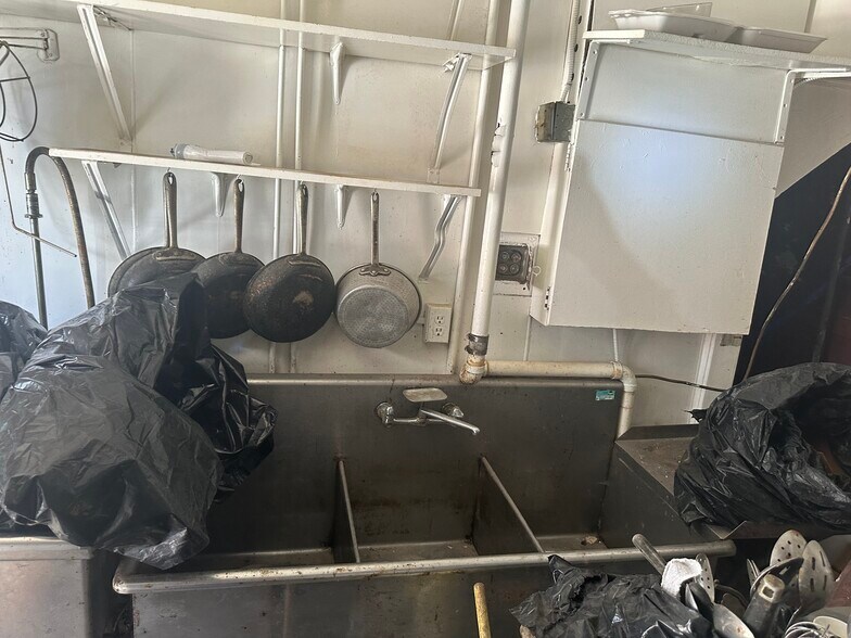 More Photos Of 1677 Main St, Buffalo General Retail For Sale