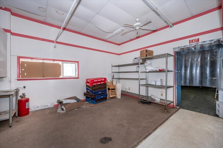 More Photos Of 100 W Main St, Fairfield Freestanding For Sale