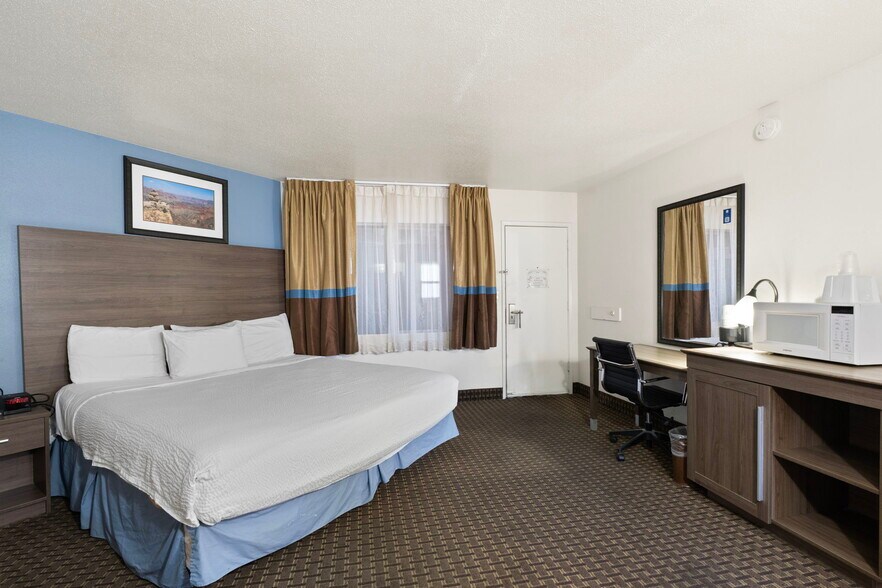 More Photos Of 430 E Route 66, Williams Hotel For Sale
