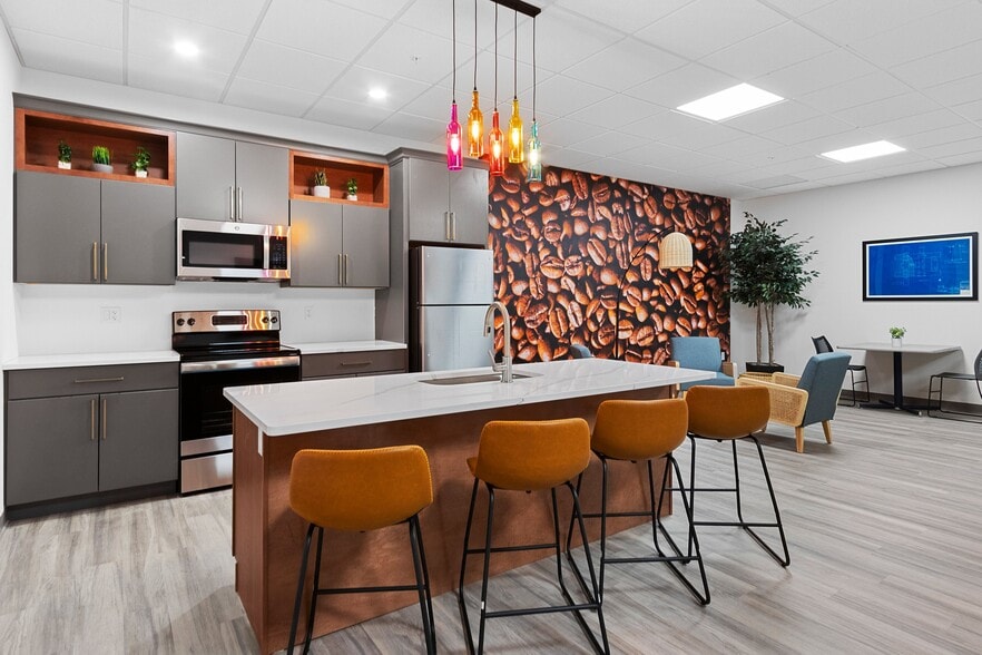 More Photos Of 2001 Marathon St, Neenah Apartments For Sale