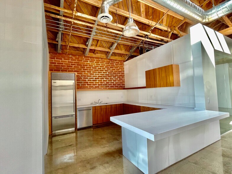 More Photos Of 1745 Berkeley St, Santa Monica Loft Creative Space For Lease