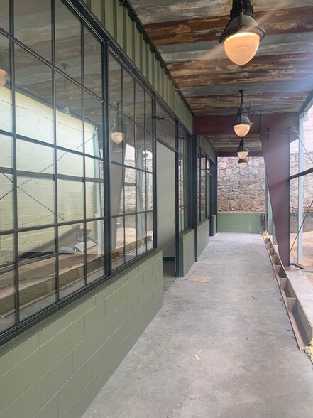 More Photos Of 2833 Washington St, Avondale Estates Storefront For Lease
