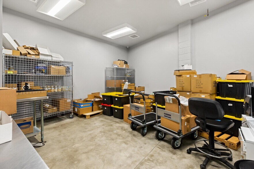 More Photos Of 6250 Paramount Blvd, Long Beach Warehouse For Sale