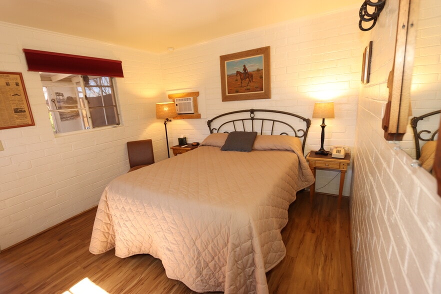 More Photos Of 410 Fremont St, Tombstone Hotel For Sale