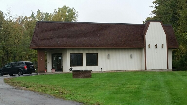 More Photos Of 170 Jefferson Rd, Rochester Freestanding For Lease