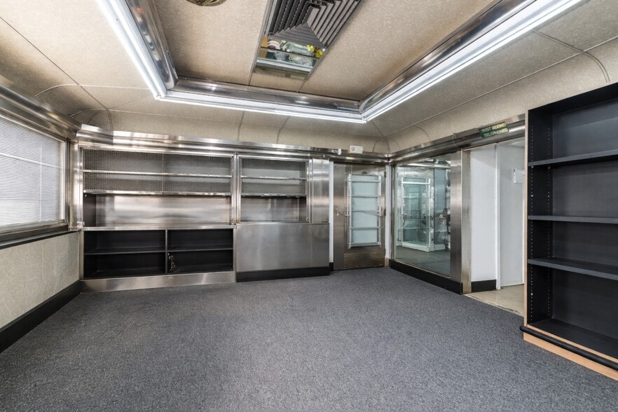 More Photos Of 203 W State St, Doylestown General Retail For Sale