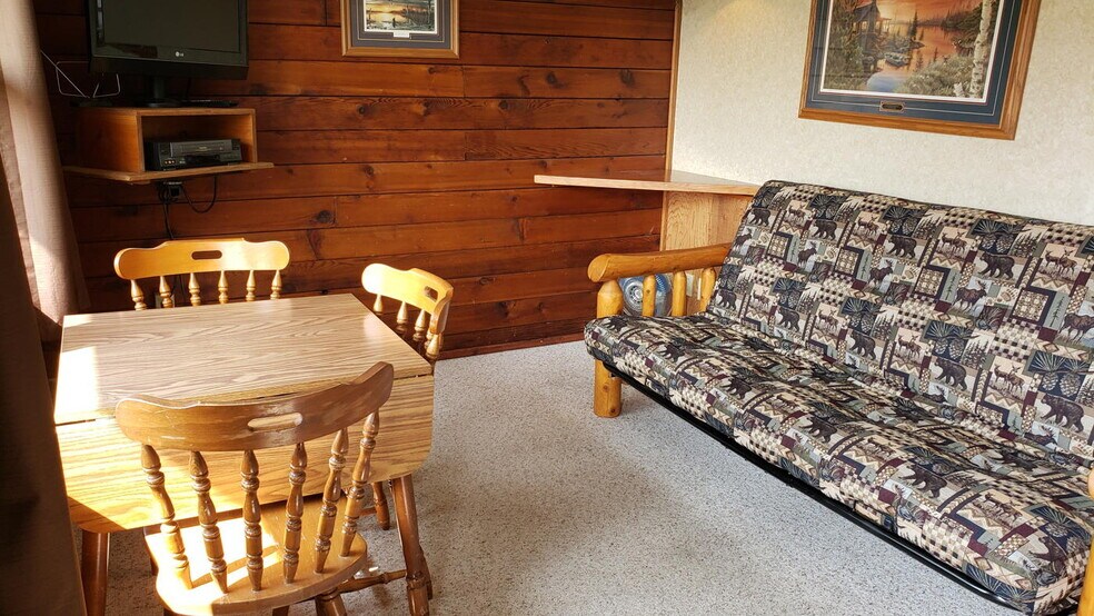 More Photos Of 9000 Congdon Blvd, Duluth Hotel For Sale