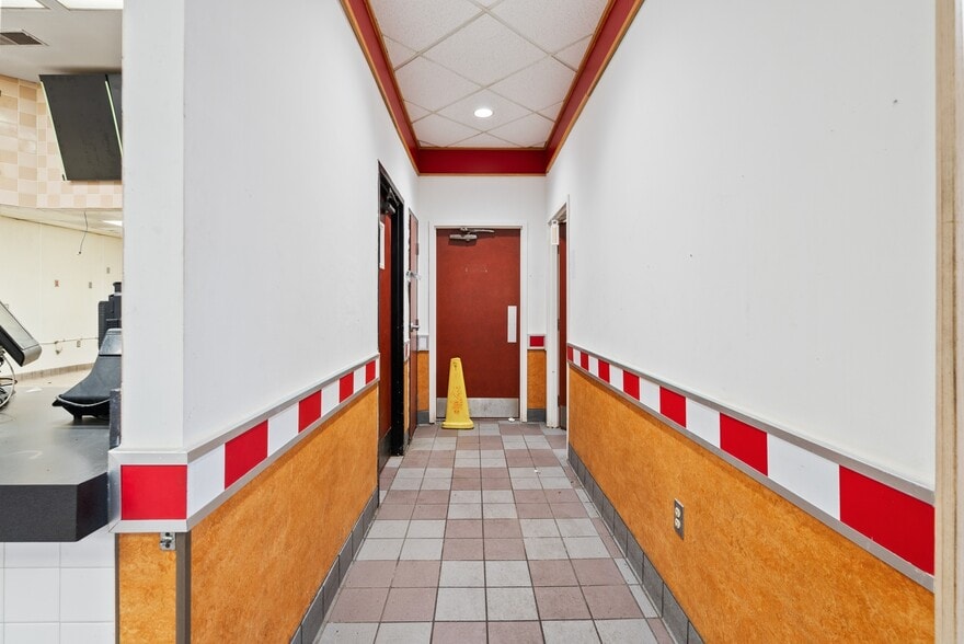 More Photos Of 4480 Alum Creek Dr, Columbus General Retail For Sale