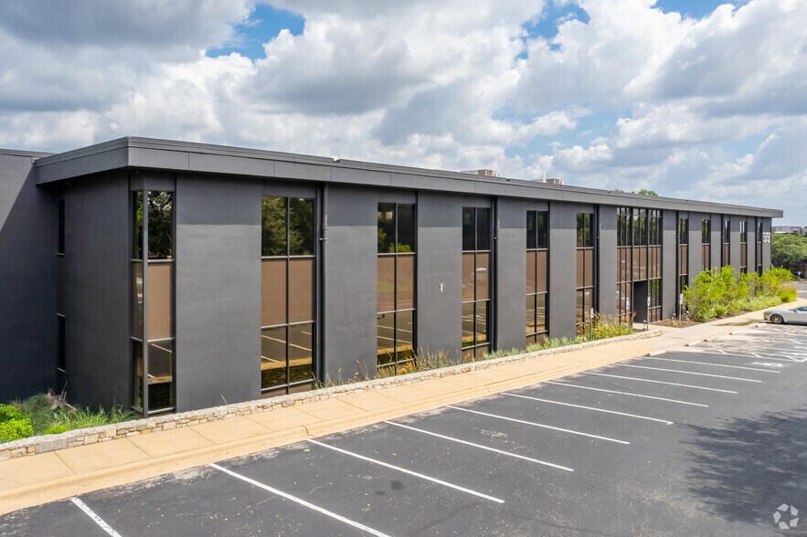 More Photos Of 3409 Executive Center Dr, Austin Unknown For Lease