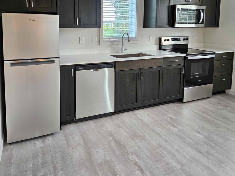 More Photos Of 2195 Audubon Ave SE, Salem Apartments For Sale