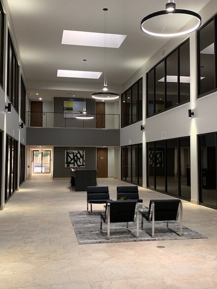 More Photos Of 17440 N Dallas Pky, Dallas Loft Creative Space For Lease