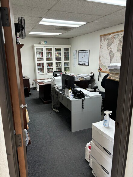 More Photos Of 6433 Alondra Blvd, Paramount Distribution For Sale